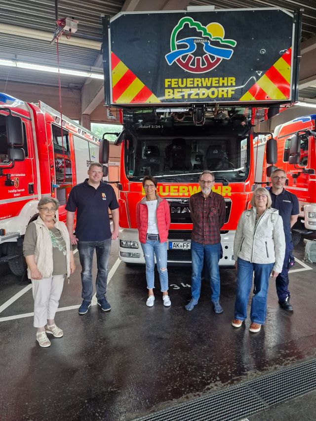 Besuch bei der Freiwilligen Feuerwehr Betzdorf: Ehrenamt, Ausbildung und Ausstattung im Fokus