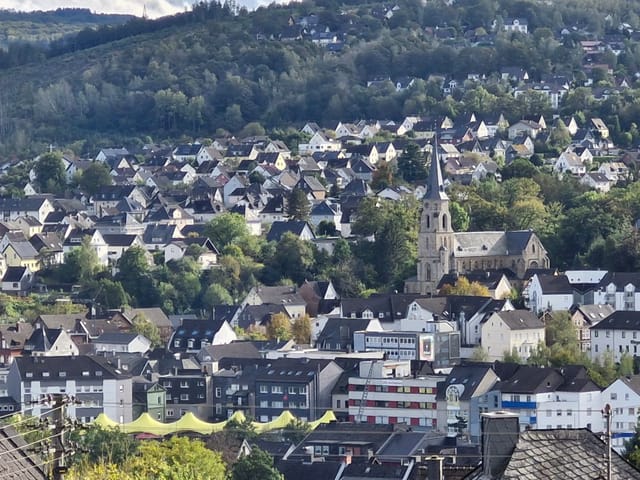 Mehr Aufenthaltsqualität in Betzdorf: Vorschlag zur Umgestaltung am Café Hehl