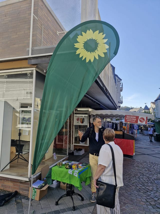 Grüner Wochenmarkt-Stand in Betzdorf